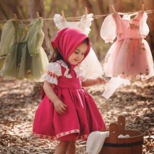 Melissa Klug Instagram - Gracias @monissimaatelier , @jennydelacruzfotografia y a @pasionporendulzar que hicieron posible esta sesión de fotos espectacular previos al cumpleaños de mi bebé 💝 Gracias por poner tanto amor, paciencia y dedicación en cada detalle !!! Lograron capturar no solo imágenes, sino la ternura, la alegría y la magia de esta etapa tan única. Gracias por regalarnos recuerdos que quedarán guardados para toda la vida …
A días de cumplir 2 añitos mi Cayetana hermosa te amo ❤️