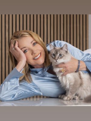 Melody Thomas Scott Instagram - The lost little kitten we named Cashmere, who showed up on our doorstep earlier this year, has grown into her own (but not her paws). Santa must have known all I wanted for Christmas was… Cashmere 🎄🐱 #CashmereTheCat #InstagraMELable 🐾 🐱 

Photography by: @jeremyjfraser 📸
Styled by: @mandiline
