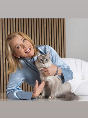 Melody Thomas Scott Instagram - The lost little kitten we named Cashmere, who showed up on our doorstep earlier this year, has grown into her own (but not her paws). Santa must have known all I wanted for Christmas was… Cashmere 🎄🐱 #CashmereTheCat #InstagraMELable 🐾 🐱 

Photography by: @jeremyjfraser 📸
Styled by: @mandiline