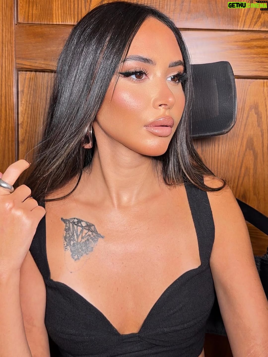 Menna Samaha - 8.2K Likes - Beauty powered by ✨✨
 Outfit @luce.official_ 🖤
💄 @dinaelleithy_makeupartist 
 💇‍♀️ @mohamed_youssef_32