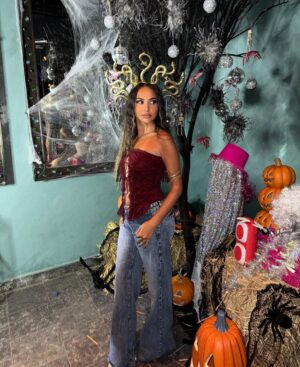 Menna Samaha Instagram - Halloween glam unlocked 🕸️✨
Makeup by @shotytmiex 
Hair by @mohamed_youssef_32 🎃💋