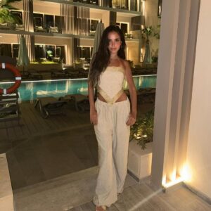 Menna Samaha Instagram - @frillucairo girl 🦋🍭

#fashionblogger #fashion #fashionista