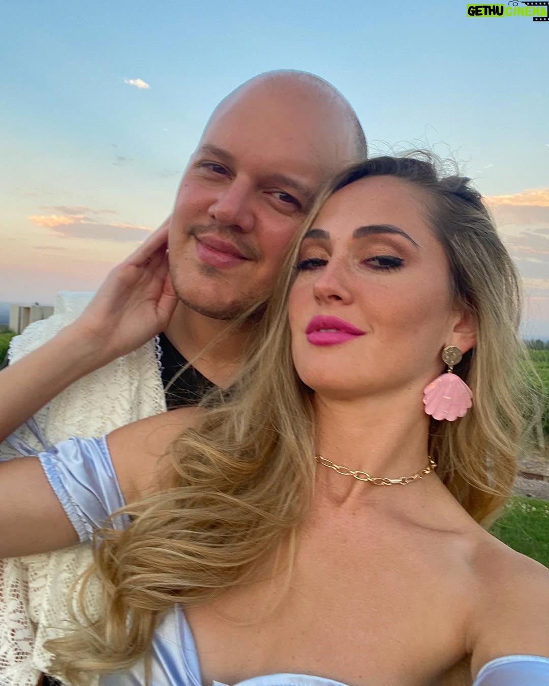 Mercedes Lambre - 78.6K Likes - Feliz San Valentín a mi esposo🤍 Gracias por hacer cada día de mi vida especial, traerme paz y amarme tan incondicionalmente . Sos el sueño más grande que tuve. Mi sueño más precioso cumplido. Te amo ❤️