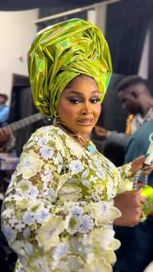 Mercy Aigbe Instagram - O LORD HAVE @realmercyaigbe AYA D OWNER Sooooo Fineeeeee

hype/music: @isegunjohnson 
Planned by @golditeventsolution 

#mercyaigbe #isegunjohnson