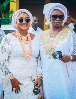 Mercy Aigbe Instagram - God used so many of you to strengthen me during this season from my supportive hubby @kazimadeoti to my caring son @olajuwon.gentry … To my amazing friends!!! Everyone!! Your love and support at this time kept me going 🙏🏻❤️
Thank you for every call, prayer, message, and presence.
I appreciate you deeply. 🤍🙏🏽
#GraceAbisolaLiveson🕊️