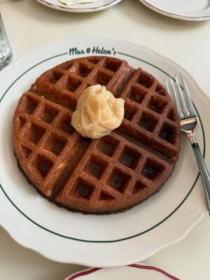 Meredith Salenger Instagram - Opening Day* deliciousness at our dear friend’s new amazing diner, @maxandhelens! Congratulations to @phil.rosenthal @lilyrosenthal @chefmasonroyal @monicahoranrosenthal @nancysilverton!!!! The hot chocolate will be everyone’s favorite! Perhaps VIRAL hot chocolate with lines out the door!!!! I’m predicting! Like @angelina_paris but with lily’s twist and Mason’s marshmallow fluff! And if you like a tuna melt… oh my lord! The best ever! And don’t even start with the maple butter waffle! Oh my goodness Yum upon Yum! Great vibe. Love it. (*** opening day for friends and family. Official public opening is in two weeks)