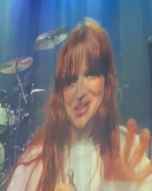 Merel Baldé Instagram - GENTEKINDEREN VAN ME! We speelden de laatste show met Herbie 🦈, gaven een preview van mijn nieuwe plaat, stelden jullie voor aan @teusrdmn die gitaar bij ons komt spelen en sloten samen het jaar af. Dank jullie wel en fijne..(laatste slide) I ❤️ you
Foto’s @claudiagldntps
Costume Design & Styling @nn_nickynina
En de rest van het teampje ❤️❤️❤️ @deshdrums #milanozonderinsta @erikvanzoelen @lucaspostt @ikevbergen @wout.panis @gooselighting @rogofta
En thanks @viernulvier.gent en amazing @reindier__