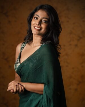 Merin Philip Instagram - Ethereal 💫

Photography: @anees_as_k 
Styling: @krishnaviswam 
MUA: @zak_makeovers 
Studio: @thehouseofloc