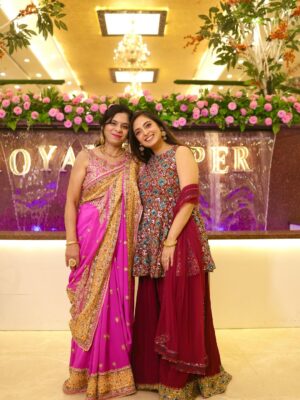 Meru Panwar Grover Instagram - Wedding season officially begins #matakichowki
Gorang’s outfit : @fashionterminalexclusive
Mua : @deekshachopra_makeovers
.
.
.
#wedding #weddingday #shaadiseason