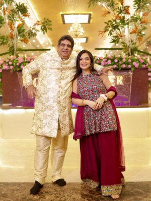 Meru Panwar Grover Instagram - Wedding season officially begins #matakichowki
Gorang’s outfit : @fashionterminalexclusive
Mua : @deekshachopra_makeovers
.
.
.
#wedding #weddingday #shaadiseason