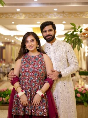 Meru Panwar Grover Instagram - Wedding season officially begins #matakichowki
Gorang’s outfit : @fashionterminalexclusive
Mua : @deekshachopra_makeovers
.
.
.
#wedding #weddingday #shaadiseason