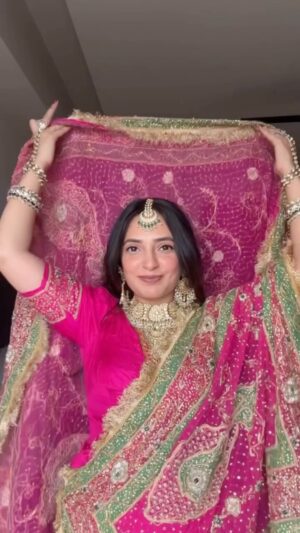 Meru Panwar Grover Instagram - Saasu maa ki shaadi ka jooda 🌸
Jewellery : @chinar_jewels
.
.
.
.
.
.
.
.
.
.
.
.
.
.
.
.
.
.
.
#merorang #wedding #weddinglook #shaadikajoda #weddinghairstyle #shaadisaga #shaadiseason #pinkoutfit #couplevideos #grwm #grwmoutfit #grwmreels #outfits #indianoutfits
