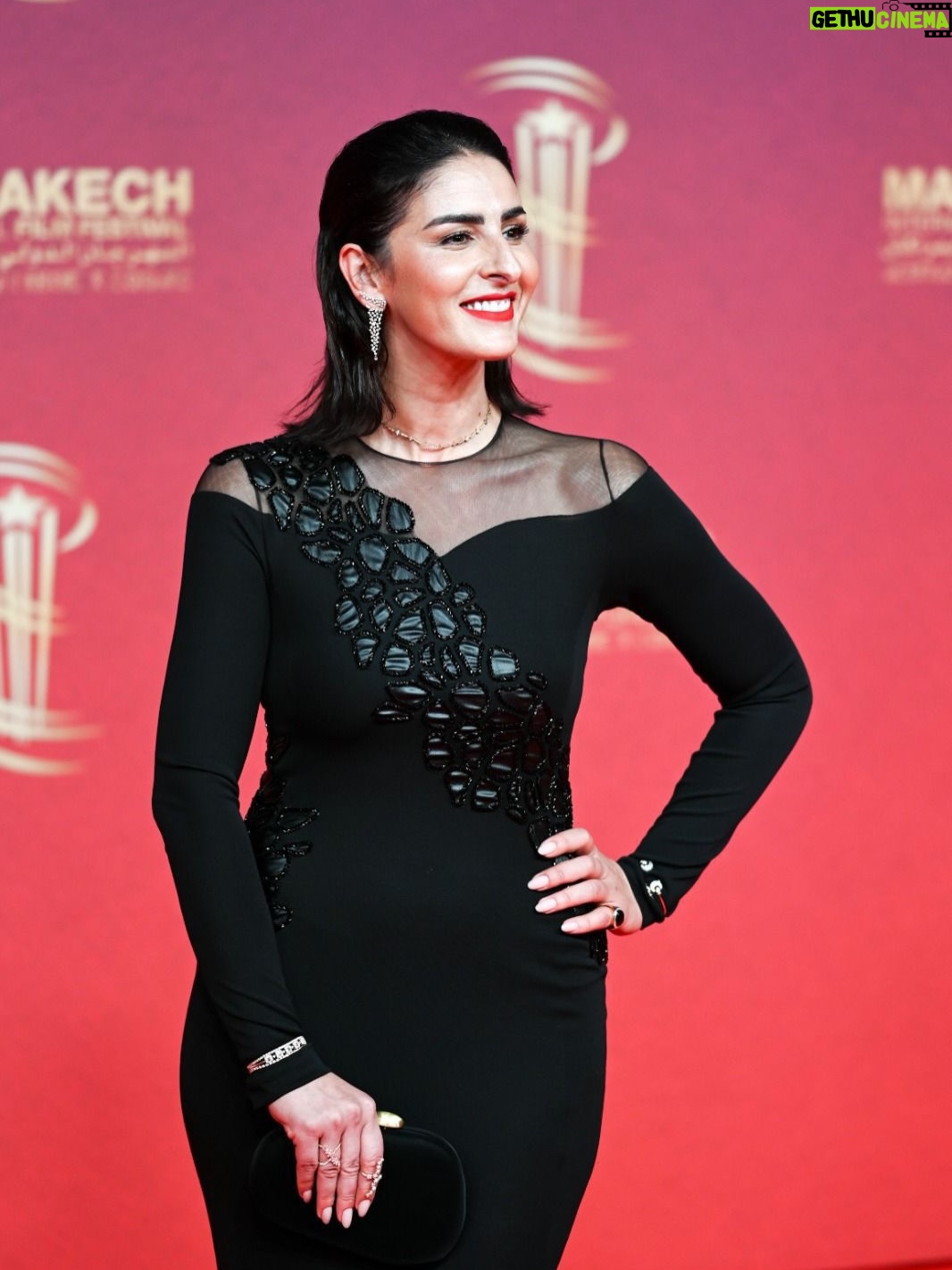 Meryem Zaïmi - 2.6K Likes - “حرةٌ، لا يُرسم لها مسار.”

Une création pensée comme une extension de mon identité.
Merci aux @ateliersalidrissi pour cette robe qui me ressemble ✨
Un grand merci à @tajjoaillerie pour ces bijoux subtils et puissants ✨
Un autre grand merci à @camillepetrouvi pour le makeup et le hair styling ✨

Heureuse de vivre encore une fois la magie du FIFM
@marrakechfilmfestival ✨

#shine #love #lovemyjob #lovemylife #lovemyfans