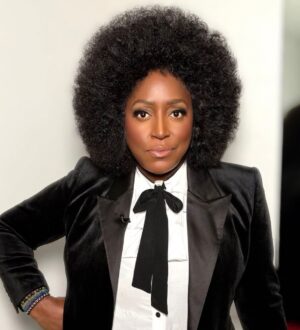 Mica Paris Instagram - Let’s go Dubai. ❤️

A night of soul, celebration and fireworks under the stars 🌙🎶

Let’s welcome 2026 the right way 💫
Tickets via dubaigolf.com