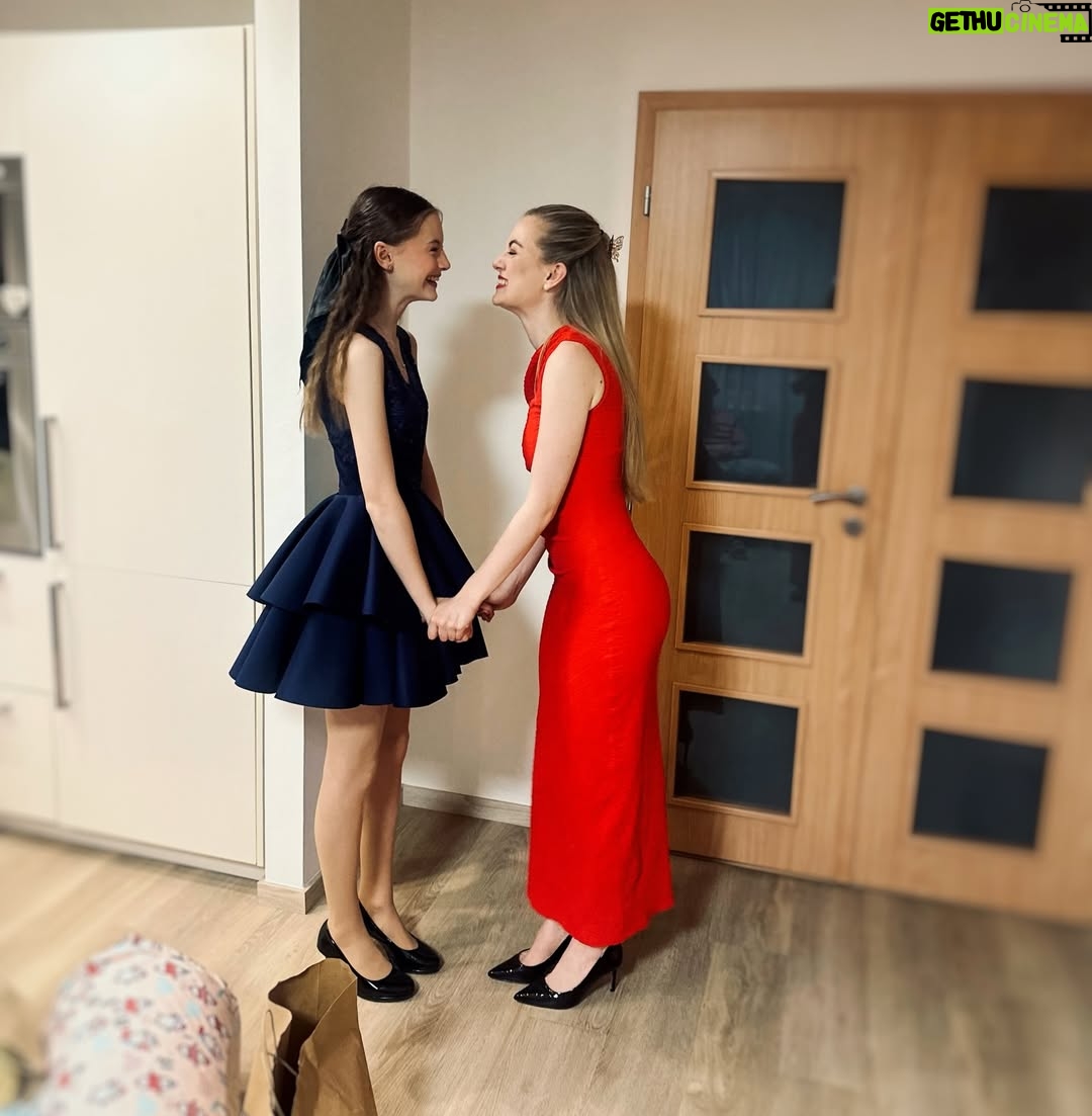 Michaela Pecháčková - 13.7K Likes - ❤️ Včerejší krásný večer. ✨🥰 Doufám, že včerejší den byl přesně takový, jaký jste si přáli. 🌟
#christmas #christmaseve #slowmoments #simplejoys