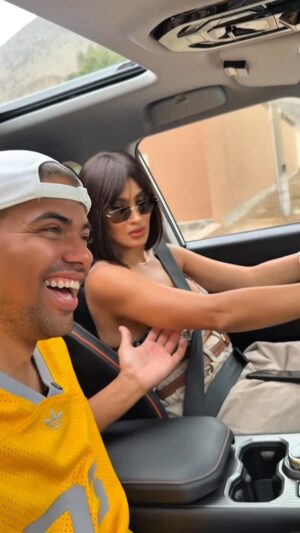 Micheille Soifer Instagram - Díganme si exageré 😅
Porque primero me molesta, después se ríe…
y bueno, tocó bajarlo del carro 😂🚗