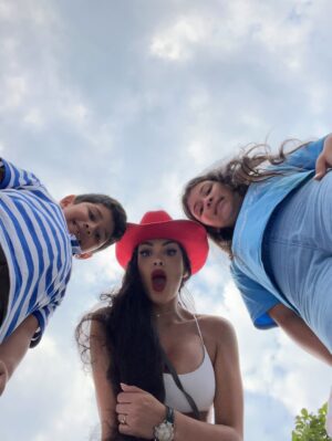 Micheille Soifer Instagram - Encontré estas fotos aquí guardadas que nunca compartí ! ♥️✨ con personas hermosas ! 💕 seguiré compartiendo más porque tengo miles….