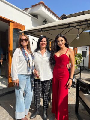Micheille Soifer Instagram - Encontré estas fotos aquí guardadas que nunca compartí ! ♥️✨ con personas hermosas ! 💕 seguiré compartiendo más porque tengo miles….