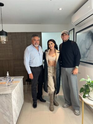 Micheille Soifer Instagram - Encontré estas fotos aquí guardadas que nunca compartí ! ♥️✨ con personas hermosas ! 💕 seguiré compartiendo más porque tengo miles….