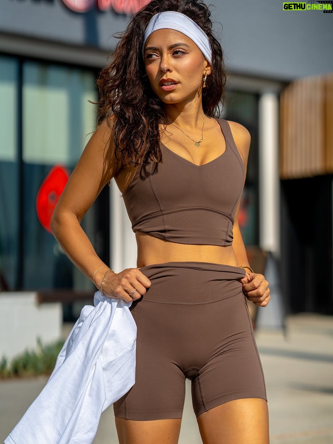 Michelle Hayden - 395 Likes - Up at 6am in the gym by 7am ✨ 

Wearing @lskd.usa