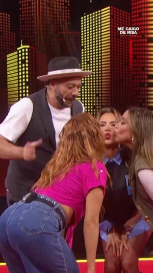 Michelle Vieth Instagram - ¿Beso de tres o un inhalador? 😂 #LaNetaEsQue se pasaron con ese objeto 

#MeCaigoDeRisa de lunes a viernes a las 7:30 p.m. por #El5