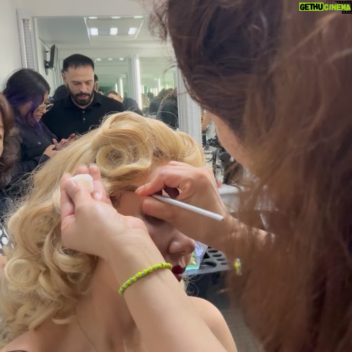 Michelle Vieth - 2.6K Likes - Ninon Sevilla .. La Vid a color, siempre es mejor.. XEW celebramos 95 años GRACIAS ✨🙏🏻✨Los invitamos a ser parte de esta FAMILIA!! Todos los días Lunes a Viernes @quebuenahora  7:00pm solo por @canalunicable 📺 SWIPE 🔛!!