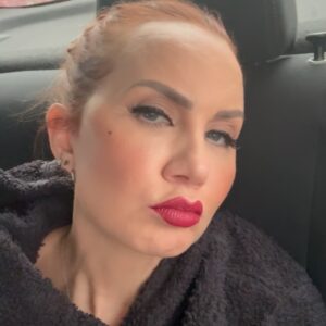 Michelle Vieth Instagram - Ninon Sevilla .. La Vid a color, siempre es mejor.. XEW celebramos 95 años GRACIAS ✨🙏🏻✨Los invitamos a ser parte de esta FAMILIA!! Todos los días Lunes a Viernes @quebuenahora  7:00pm solo por @canalunicable 📺 SWIPE 🔛!!