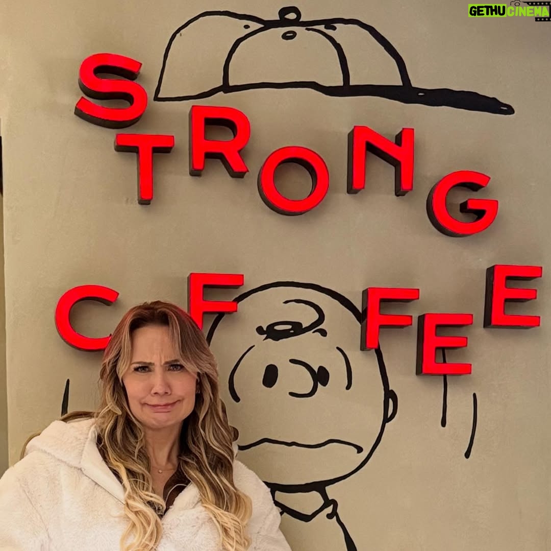 Michelle Vieth - 2.4K Likes - @casasnoopy que orgullo que la primera de Latinoamérica sea aquí en la ciudad de México.. ¡Está INCREÍBLE!