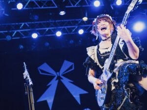 Miku Kobato Instagram - 振り返り投稿🕊memory
🇯🇵BAND-MAID TOUR 2025🕊️
2025 6.20 & 6.21 OSAKA  GORILLA HALL
2025 6.28 SENDAI GIGS

Final Round 全日Soldout 嬉しいっぽ〜🕊
初めてのGORILLA HALLに
Soldoutで帰って来れたGIGS。
皆様の御帰宅のおかげですっぽ！！！
最高な夜を沢山ありがとっぽ！

昨日から始まったSecond Round！
このあとも頑張るっぽー！！！！

#bandmaid #memory #tour