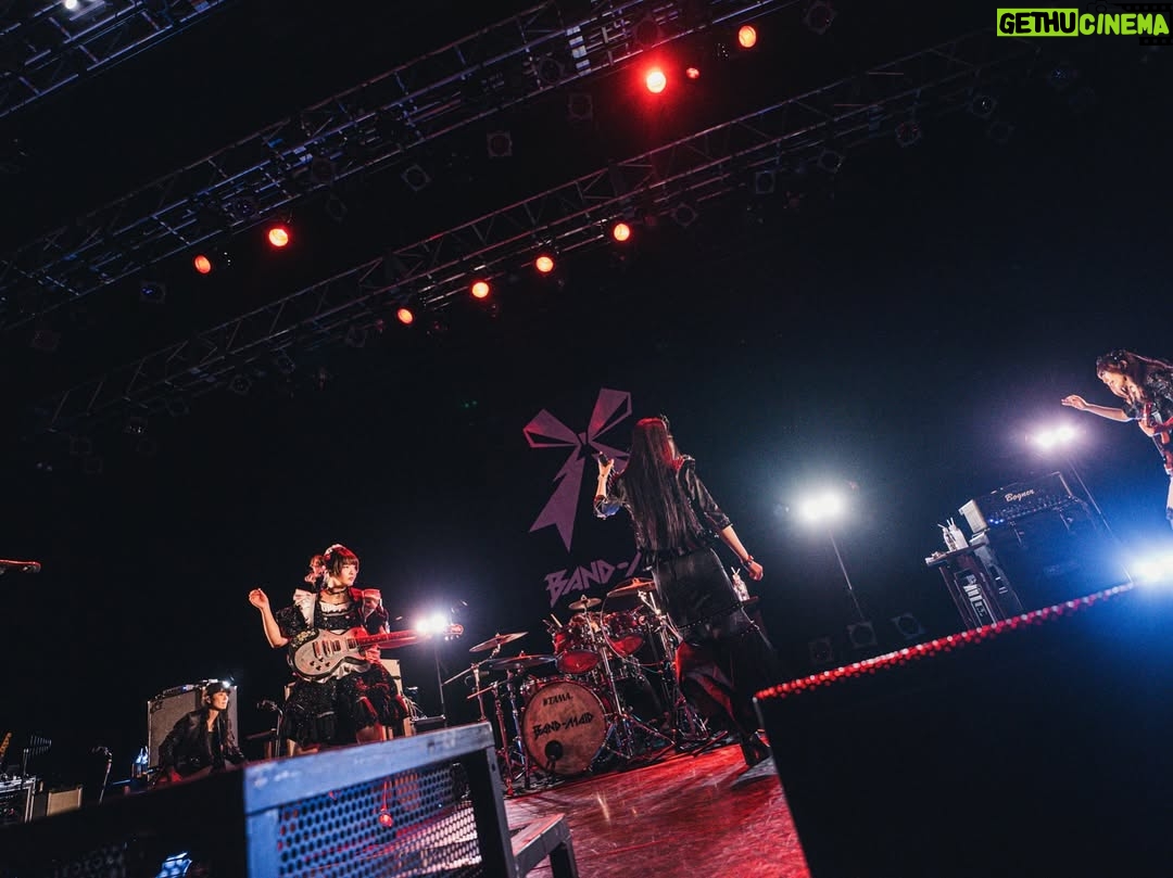 Miku Kobato - 7.4K Likes - 振り返り投稿🕊memory
🇯🇵BAND-MAID TOUR 2025🕊️
2025 6.20 & 6.21 OSAKA  GORILLA HALL
2025 6.28 SENDAI GIGS

Final Round 全日Soldout 嬉しいっぽ〜🕊
初めてのGORILLA HALLに
Soldoutで帰って来れたGIGS。
皆様の御帰宅のおかげですっぽ！！！
最高な夜を沢山ありがとっぽ！

昨日から始まったSecond Round！
このあとも頑張るっぽー！！！！

#bandmaid #memory #tour