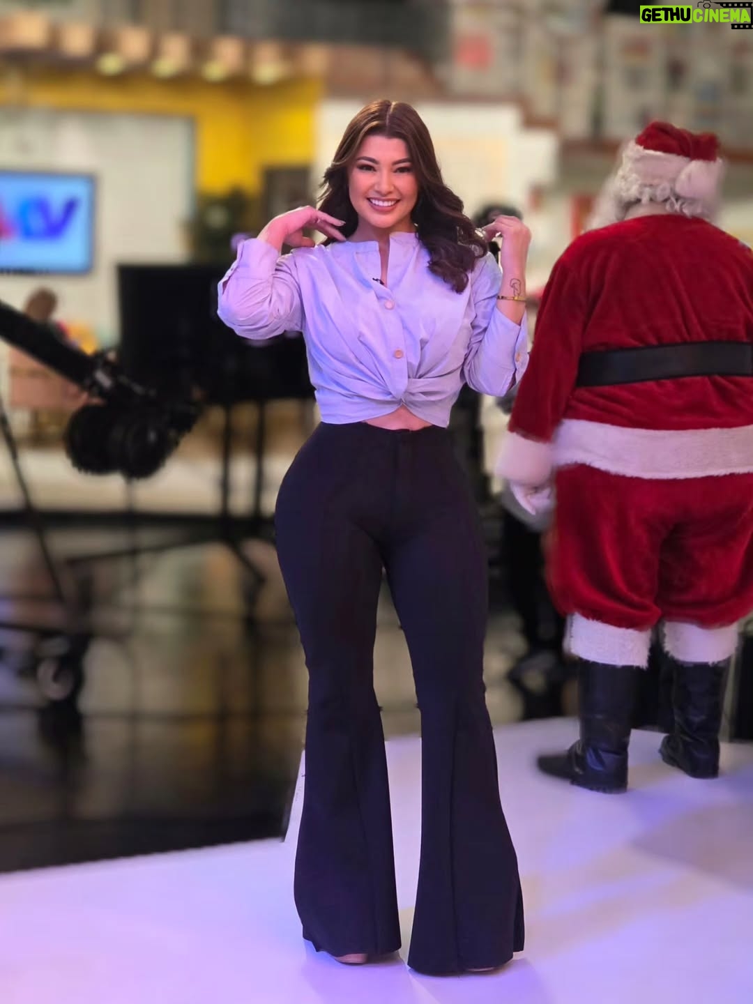 Milagros Flores - 30.4K Likes - Siempre para adelante 💪😎 feliz viernes gente bella 💖💋
@hchentretenimiento