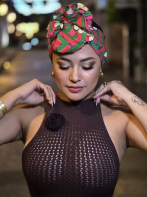 Milagros Flores Instagram - Gracias @carolaturbantesinfronteras me encanto el turbante 😍🇨🇴
Los turbantes en Colombia son una expresión viva de cultura, historia y orgullo. Con sus colores intensos y formas elegantes, no solo adornan la cabeza, sino que cuentan historias de raíces africanas, resistencia y belleza auténtica. Cada turbante refleja identidad, fuerza y alegría, especialmente en las mujeres que los llevan con tanta dignidad y estilo. 🥰🇨🇴