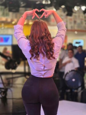 Milagros Flores Instagram - Siempre para adelante 💪😎 feliz viernes gente bella 💖💋
@hchentretenimiento