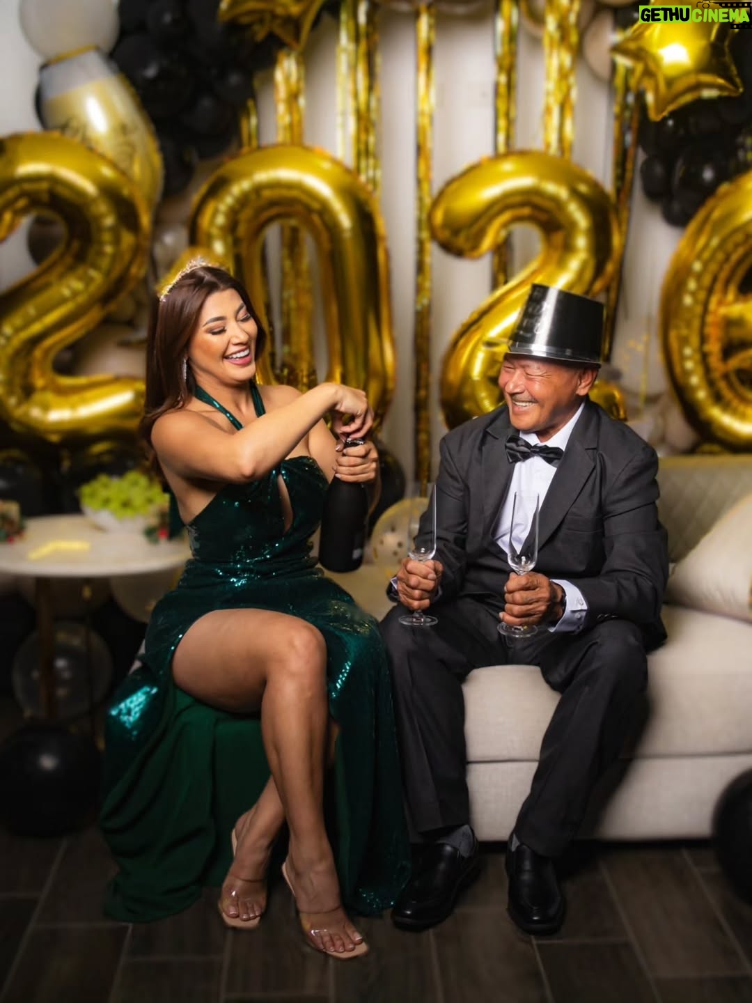 Milagros Flores - 48.2K Likes - Disfrutemos cada momento, amemos de manera intensa abracemos más fuerte, digamos lo que sentimos y agradezcamos cada día. La vida es un regalo y nunca sabemos cuándo será el último instante gracias Dios por darme la oportunidad de disfrutar este momento con mi papi. Les deseo un  feliz año nuevos todos...🥂☺️🙏🤍 
.
.
.
.
#milagroflores #milyflow #añonuevo2026