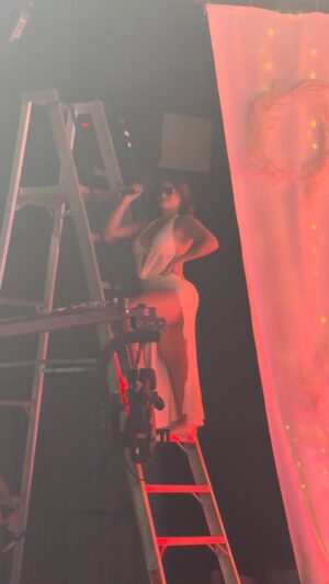 Milagros Flores Instagram - #HCHEntretenimiento | 🔥😎¡QUEMA! #MilagroFlores nos sorprendió y nos puso a bailar a todos con su espectacular presentación en la final del karaoke