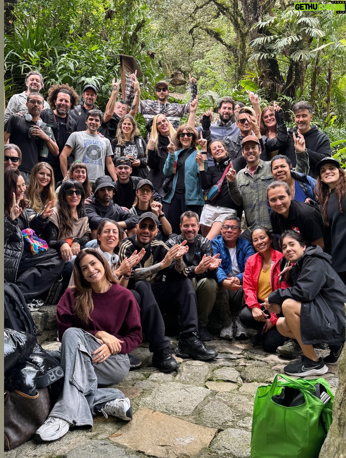 Milett Figueroa - 49.1K Likes - Hay viajes que te dejan el corazón lleno, y este fue uno de ellos 🥹⛰️✨ 
Compartir Machu Picchu con mi amor @marcelotinelli y la familia❤️ junto al increíble equipo de @amazonprime fue un regalo que voy a guardar para siempre💛
Verlos grabar en mi país, en un lugar tan poderoso, me hizo sentir una mezcla de orgullo, gratitud y emoción difícil de explicar.
Gracias a todo el equipo por hacerlo posible, y gracias a la vida por recordarme una vez más lo afortunada que soy de ser peruana 🇵🇪✨
Gracias por este regalo hermoso🙏🏼@marcelotinelli❤️‍🔥 / @amazonprime / @lafliaok  @augustotejada /@jmmartinezmedina /@davidblankla @caroantonucci 💛
Que experiencia tan maravillosa!