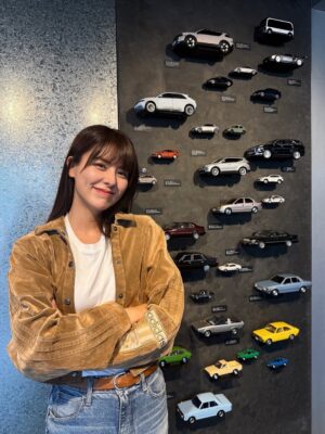 Mina Fujii Instagram - .
현대 모터스튜디오 서울에 다녀왔어요!🚗💨
차 덕후가 아니어도 재밌게 즐길 수 있는 공간이었어요. 
저처럼 차알못도 시간 가는 줄 모르고 구경했답니다🤩

안에는 어떤 분위기일까? 궁금하셨던 분들 많죠?!
여러분도 이번 주말에 꼭 한번 들러보세요💚

現代モータースタジオ ソウルに行ってきました!🚗💨
自動車マニアでなくても、楽しめる空間でした✨
私もついつい夢中になって時間が経つのを忘れてしまったのでした🤩
あの建物の中がどんな雰囲気なのか、気になっていた方々も多いと思います。皆さんも今週末にでも、是非遊びに行ってみてくださいね💚
 

#현대모터스튜디오서울
#HyundaiMotorstudio
#광고 #현대모터스튜디오 
#現代モータースタジオソウル