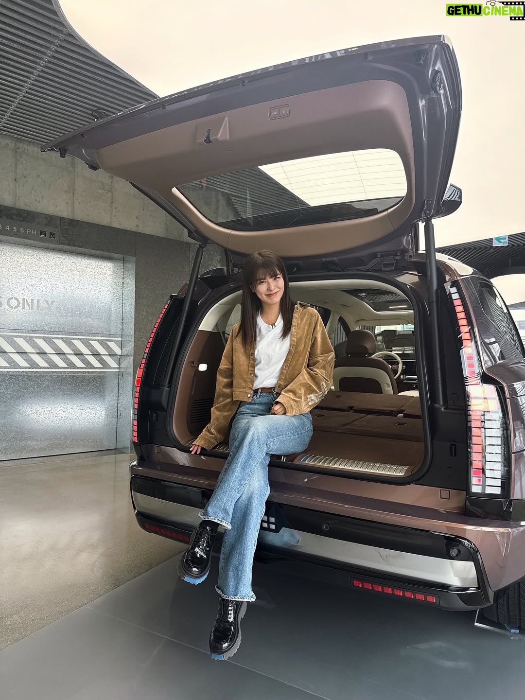 Mina Fujii - 10.5K Likes - .
현대 모터스튜디오 서울에 다녀왔어요!🚗💨
차 덕후가 아니어도 재밌게 즐길 수 있는 공간이었어요. 
저처럼 차알못도 시간 가는 줄 모르고 구경했답니다🤩

안에는 어떤 분위기일까? 궁금하셨던 분들 많죠?!
여러분도 이번 주말에 꼭 한번 들러보세요💚

現代モータースタジオ ソウルに行ってきました!🚗💨
自動車マニアでなくても、楽しめる空間でした✨
私もついつい夢中になって時間が経つのを忘れてしまったのでした🤩
あの建物の中がどんな雰囲気なのか、気になっていた方々も多いと思います。皆さんも今週末にでも、是非遊びに行ってみてくださいね💚
 

#현대모터스튜디오서울
#HyundaiMotorstudio
#광고 #현대모터스튜디오 
#現代モータースタジオソウル
