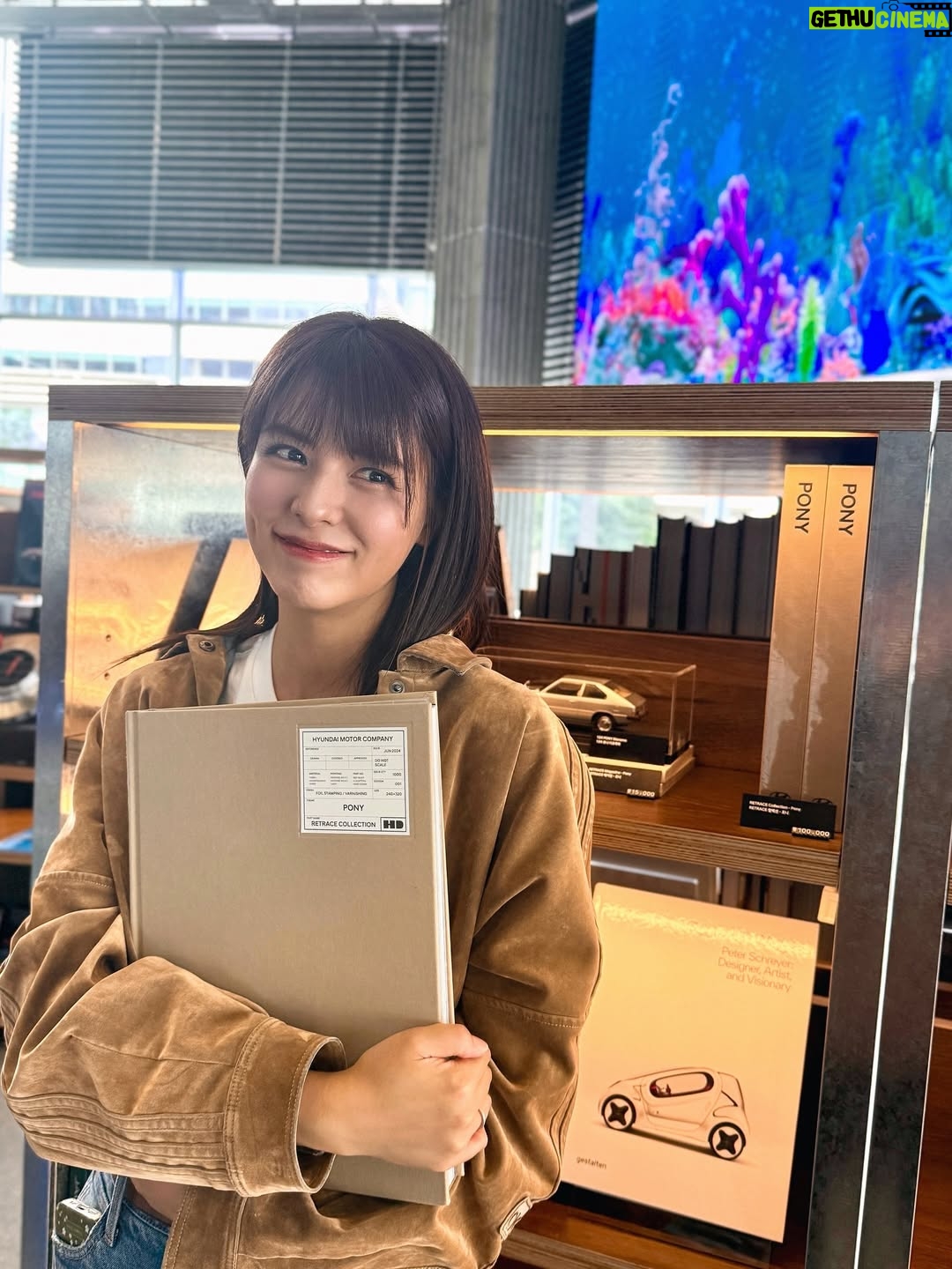 Mina Fujii - 10.5K Likes - .
현대 모터스튜디오 서울에 다녀왔어요!🚗💨
차 덕후가 아니어도 재밌게 즐길 수 있는 공간이었어요. 
저처럼 차알못도 시간 가는 줄 모르고 구경했답니다🤩

안에는 어떤 분위기일까? 궁금하셨던 분들 많죠?!
여러분도 이번 주말에 꼭 한번 들러보세요💚

現代モータースタジオ ソウルに行ってきました!🚗💨
自動車マニアでなくても、楽しめる空間でした✨
私もついつい夢中になって時間が経つのを忘れてしまったのでした🤩
あの建物の中がどんな雰囲気なのか、気になっていた方々も多いと思います。皆さんも今週末にでも、是非遊びに行ってみてくださいね💚
 

#현대모터스튜디오서울
#HyundaiMotorstudio
#광고 #현대모터스튜디오 
#現代モータースタジオソウル