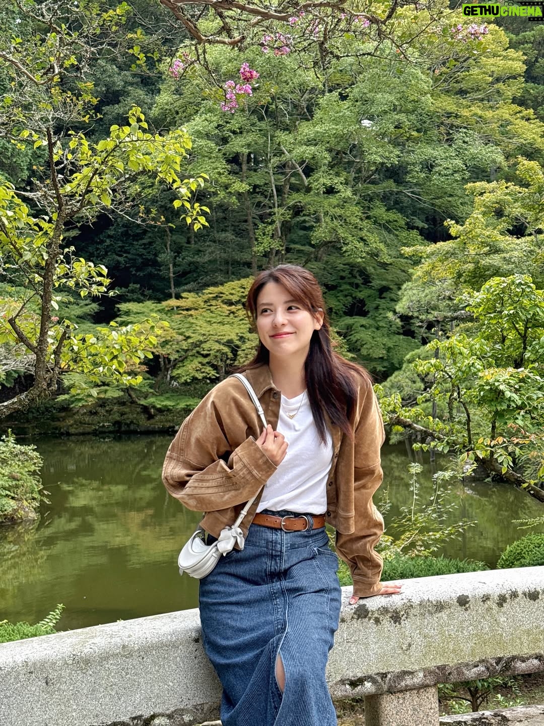 Mina Fujii - 15.4K Likes - .
今年の十五夜お月様は１０月６日なんですって🎑

先日見た月蝕がそれはそれは美しかったので、近頃は秋の空に浮かぶ月をぼーっとよく眺めています。

月にウサギがいて、お餅をついているって1番最初に言い始めたのは誰なのかなぁ🐇

ウサギさん付きのカバンと共に、休日を楽しみました。

추석까지 얼마 안남았네요🎑 
그때쯤은 보름달이 엄청 예쁘겠어요. 
얼마전에 봤던 월식이 너무나 아름다워가지고 요새는 가을 하늘을 멍때리면서 자주 바라보고있어요. 
달에 토끼가 있다는말, 처음에 말했던 사람은 누구일라나…🐇ㅎㅎ센스쟁이네요. 

토끼 가방이랑 함께 휴일을 즐겼어요. 

#美菜私服#ootd#お月見#お団子#ウサギ#보름달#패션#polene