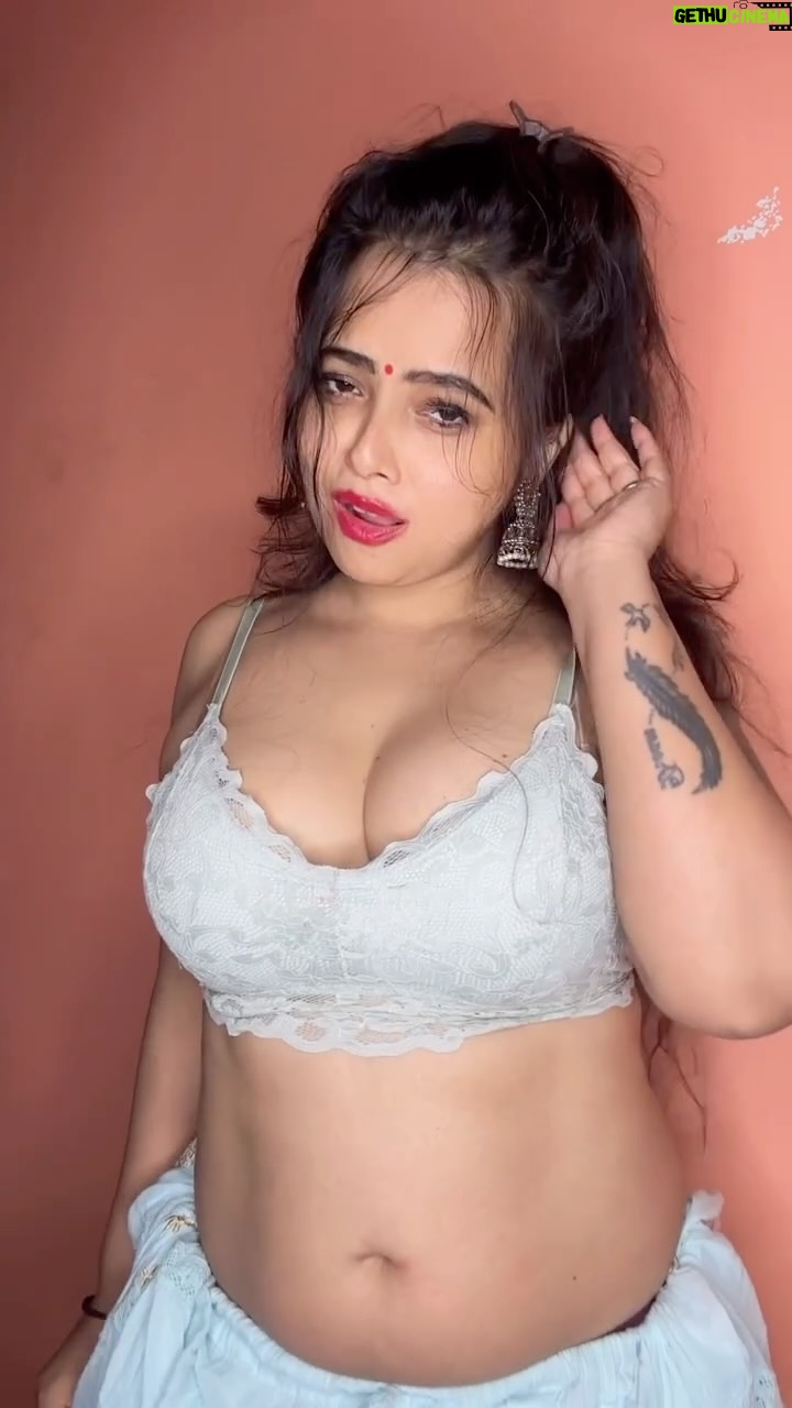 Minakshi Dey - 34.9K Likes - Thandi ki kewal 2 hi dawai🤣 #viral #trendingreels #funny #song #dreamgirl666