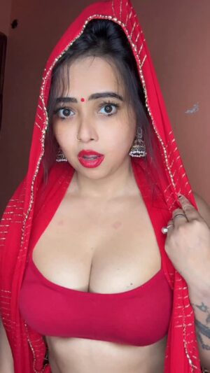 Minakshi Dey Instagram - Bhojpuri song🤣 #trendingreels #viral #dreamgirl666 #funny