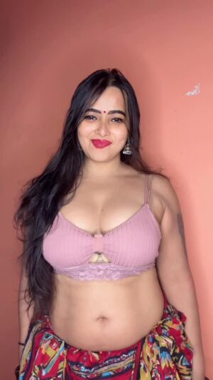 Minakshi Dey Instagram - Bolo tum kya loge raja😜 #trendingreels #funny #viral #igers #dreamgirl666