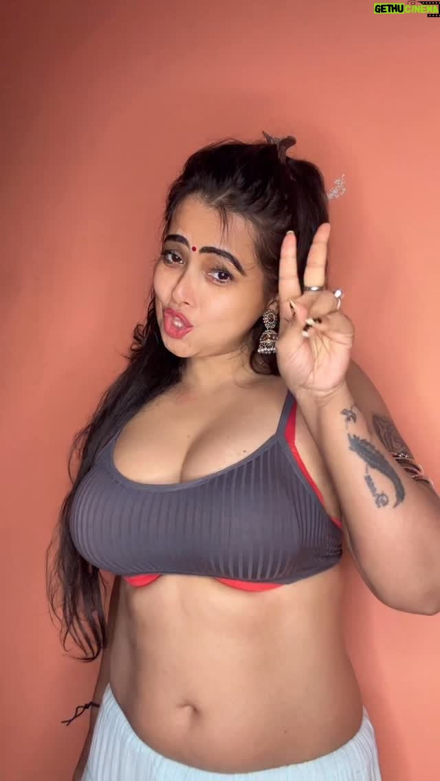 Minakshi Dey - 38.3K Likes - Thandi ki kewal 2 hi dawai🤣 #viral #trending #funny #song #dreamgirl666