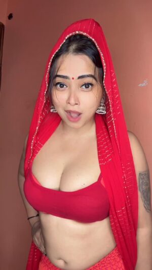 Minakshi Dey Instagram - Bhojpuri vibes🤣 #reels #reelsinstagram #reelitfeelit #trending #funny #explore #dreamgirl666