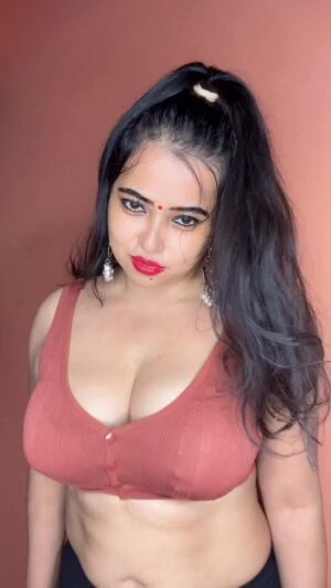 Minakshi Dey Instagram - Yaad teri Har waqt aati hai🤣 #bollywood #song #trendingreels #viral #dreamgirl666