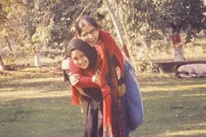 Mira Sethi Instagram - cutiepie. artiste. giggler-in-chief over phone calls across oceans. you introduced me to tracy chapman when we were fourteen, forced me to go cycling with you in FCC park. thank you for your gumption. you say you’re shy, but you’re really just ethereal. i love you now and forever
happy birthday @z0hman 🎈