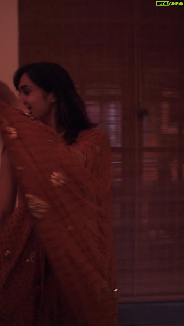 Mira Sethi - 7.4K Likes - I miss the 90s

👗: @honeywaqarofficial 

#reels #lahore #mirasethi