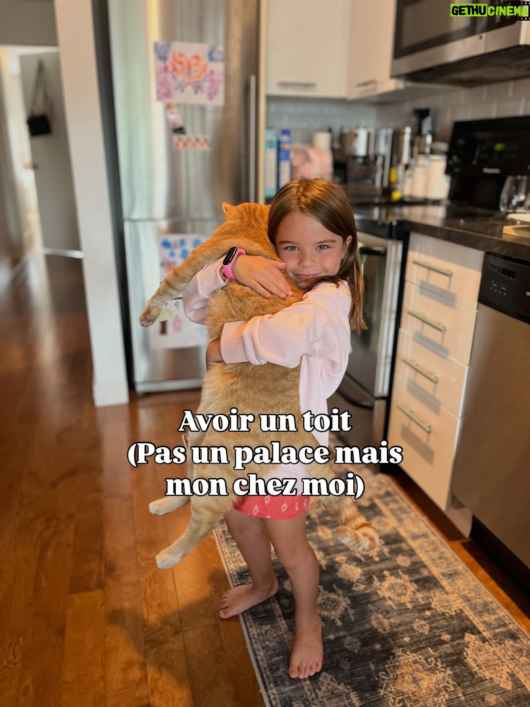 Mirianne Brûlé - 5K Likes - J’avais envie de faire cet exercice. 🤗

Je trouve que le discours ambiant est souvent négatif et qu’on nomme toujours ce qu’on aimerait plutôt que ce que l’on a. La vie n’est jamais parfaite, mais elle est certainement belle, il suffit de changer notre perspective et de se donner les moyens de nos ambitions. 

Pratiquer la gratitude un jour à la fois. 

Et vous quelles sont les choses qui vous rendent reconnaissants de cette année?

#gratitude #lifestyle #mom #travel #work #study