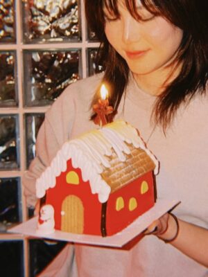 Miryo Instagram - 여러 가지 일때문에 인사가 많이 늦어졌는데요…제 생일 축하해 주셨던 모든 분들께 진심으로 감사 드립니다🤍 그리고 생일 축하해 나르샤☺️ 사랑해요🙌🏻